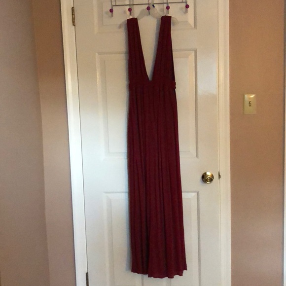 Grecian-style red maxi dress with deep plunge - Picture 2 of 6